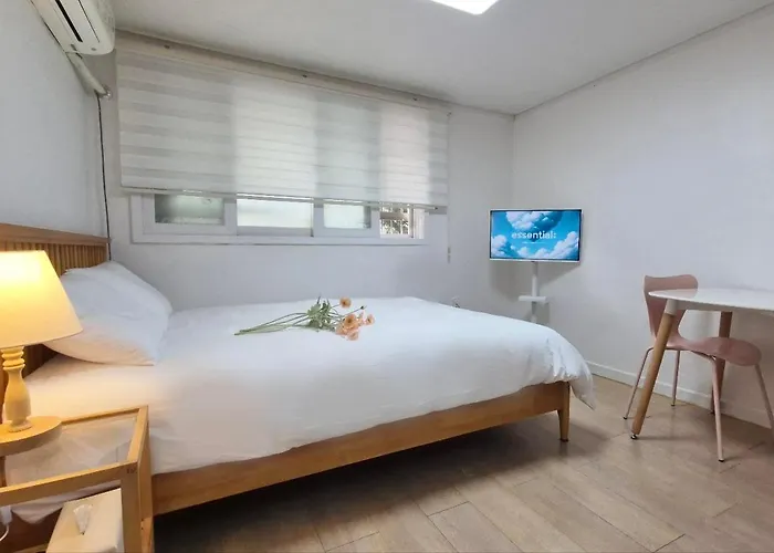 Hongdae # S101 Apartment *